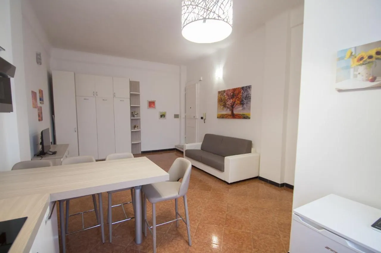 Monolocale Nelle Mura Antiche A 80 Mt Dal Mare Varazze Italy