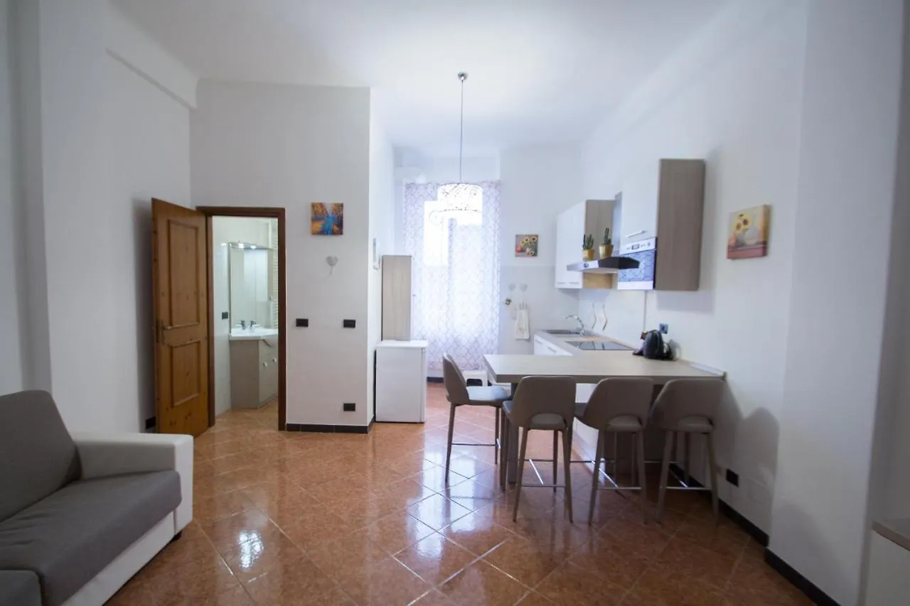Monolocale Nelle Mura Antiche A 80 Mt Dal Mare Varazze