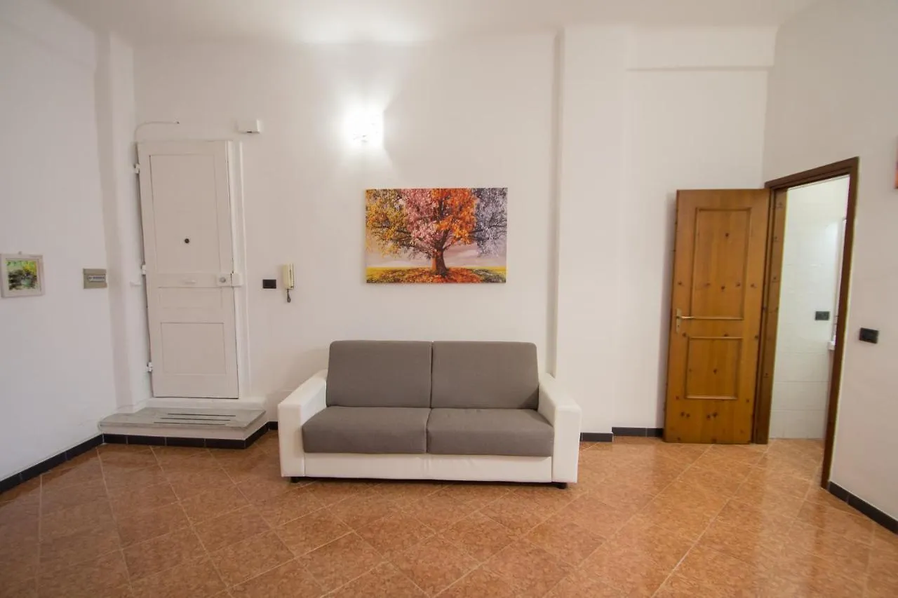 Monolocale Nelle Mura Antiche A 80 Mt Dal Mare Varazze 0*,  Italy